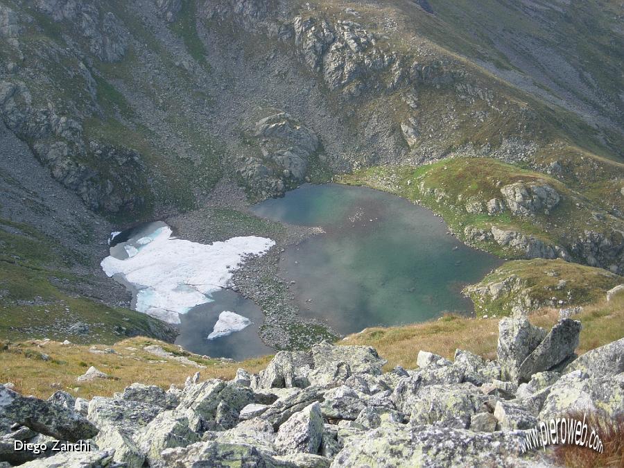 3-Lago Corno Stella con ancora ghiaccio.JPG